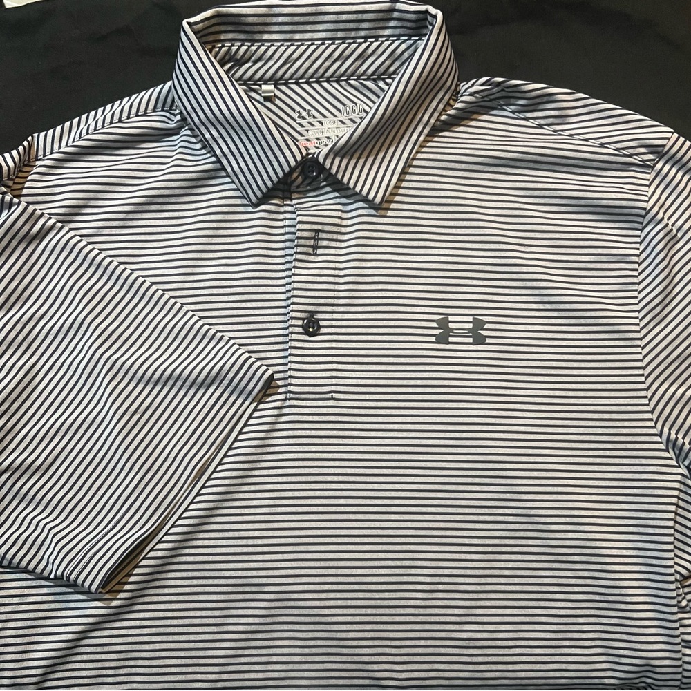 SS Large UNDER ARMOUR Golf Shirt . Used Condition